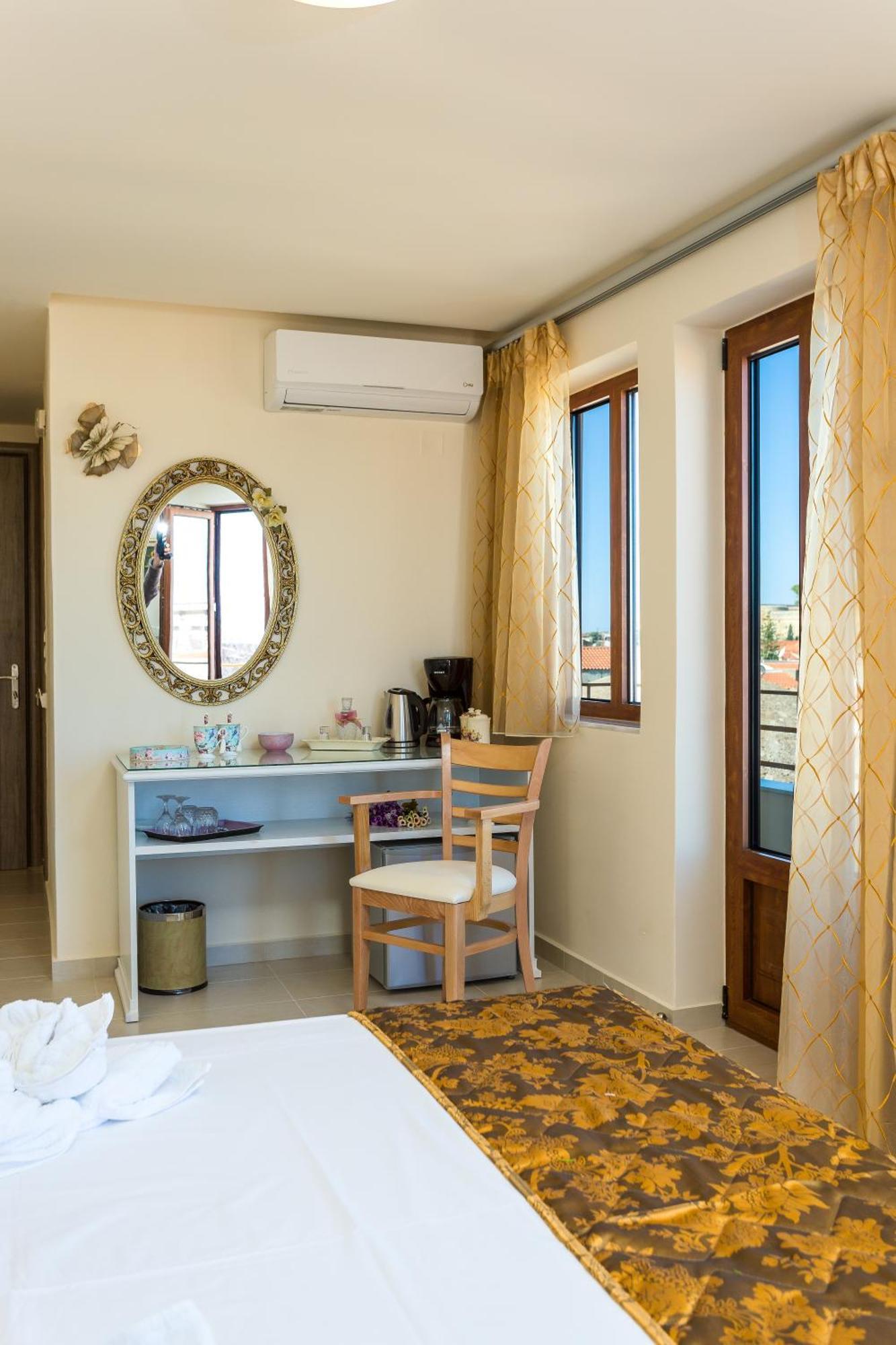 Polyxenia Suites Rethimnon Buitenkant foto