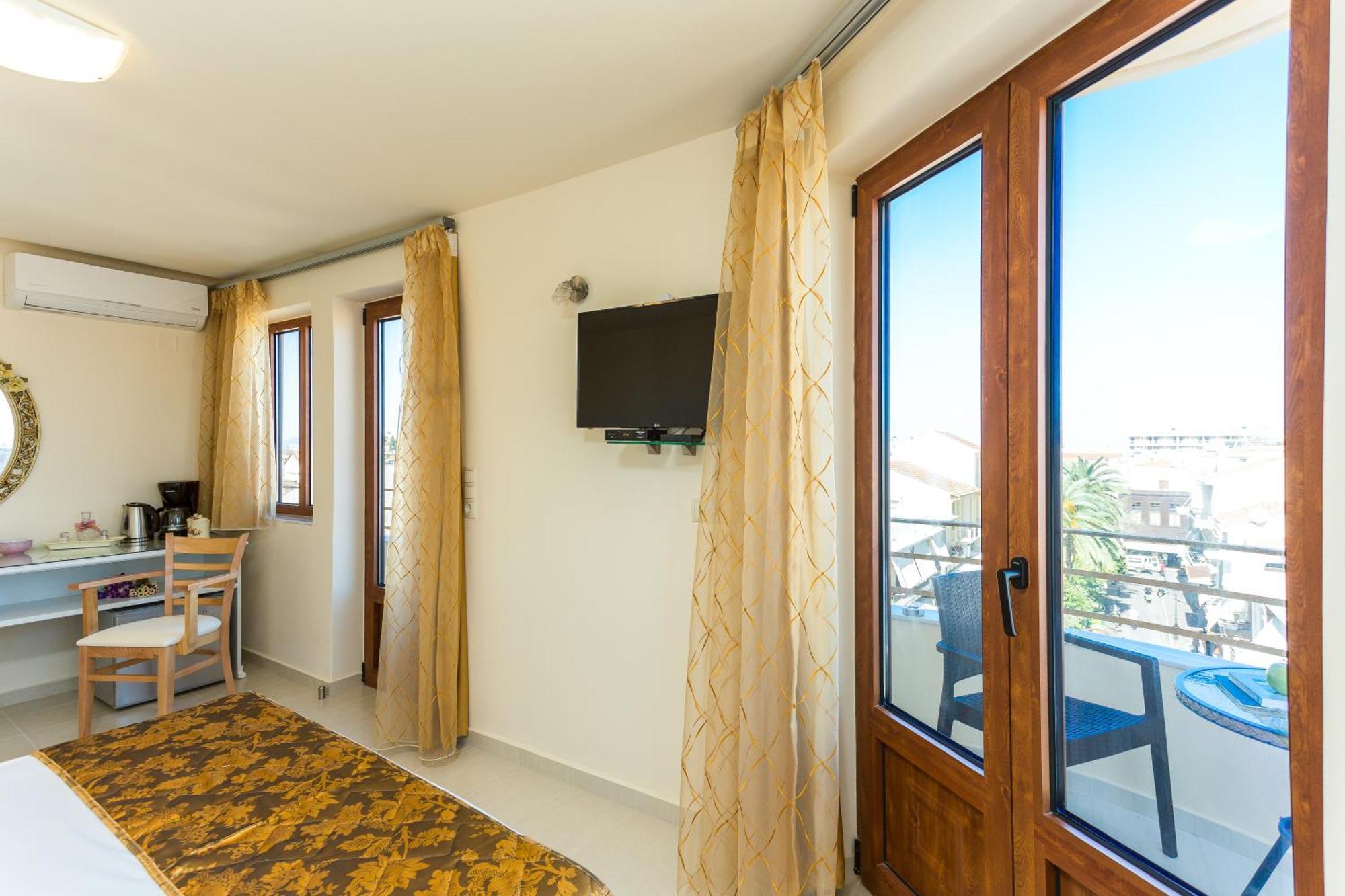 Polyxenia Suites Rethimnon Buitenkant foto